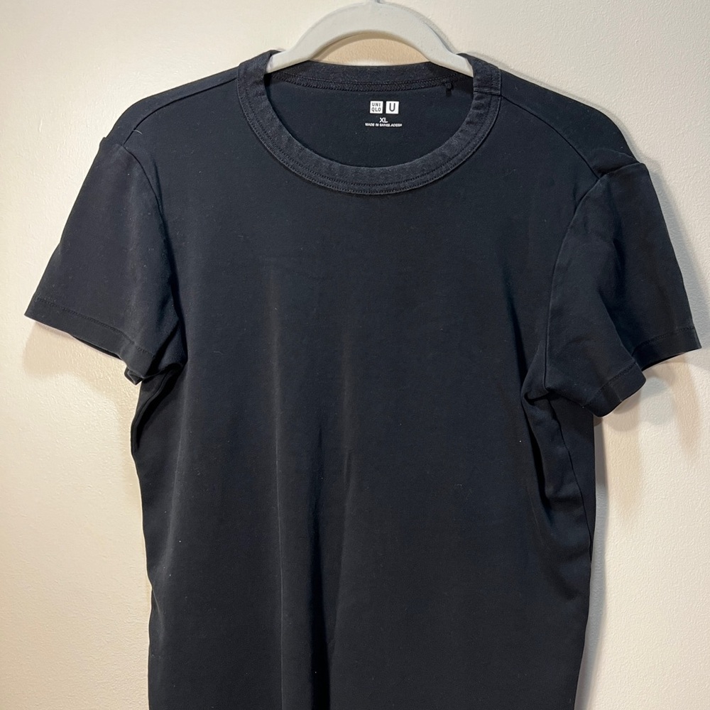 Uniqlo Women's Black T-Shirt